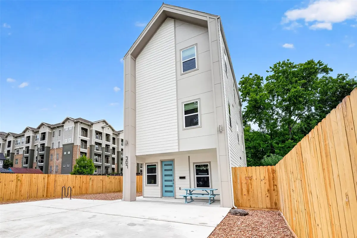 307 Neyland Street, Houston, TX 77022 - #1