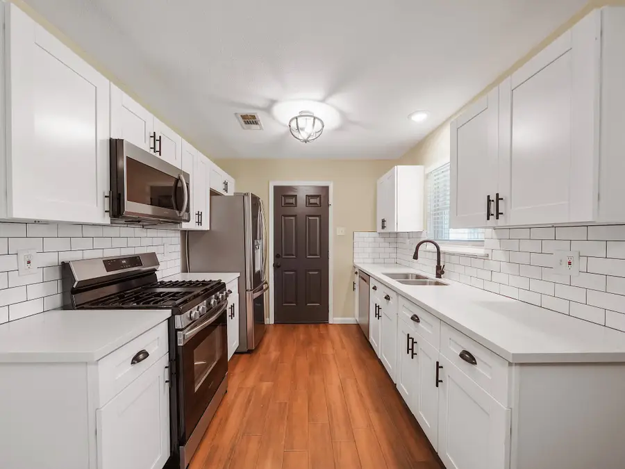 10526 Hollyglen Drive, Houston, TX 77016 - #3