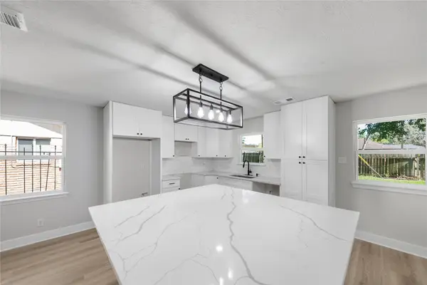 5102 Tavenor Lane, Houston, TX 77048