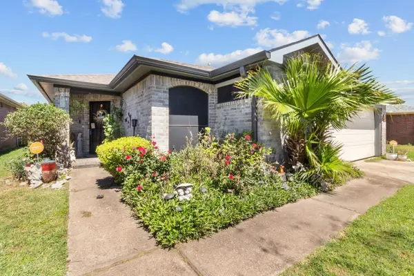 5227 Honeyvine Drive, Houston, TX 77048