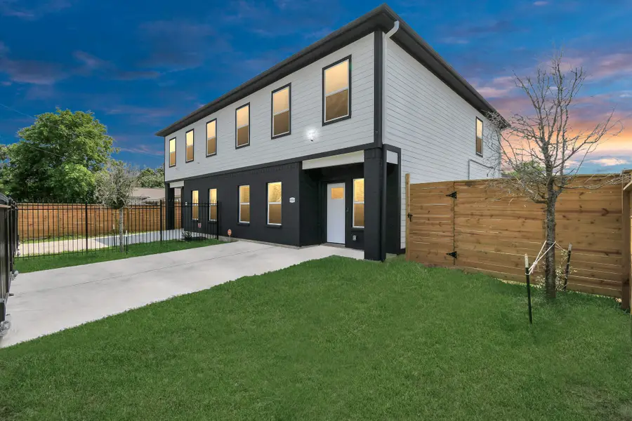 8406 Parnell Street #A/B, Houston, TX 77051 - #2