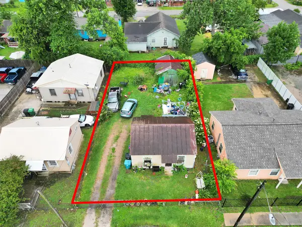 7212 Texarkana Street, Houston, IN 77020