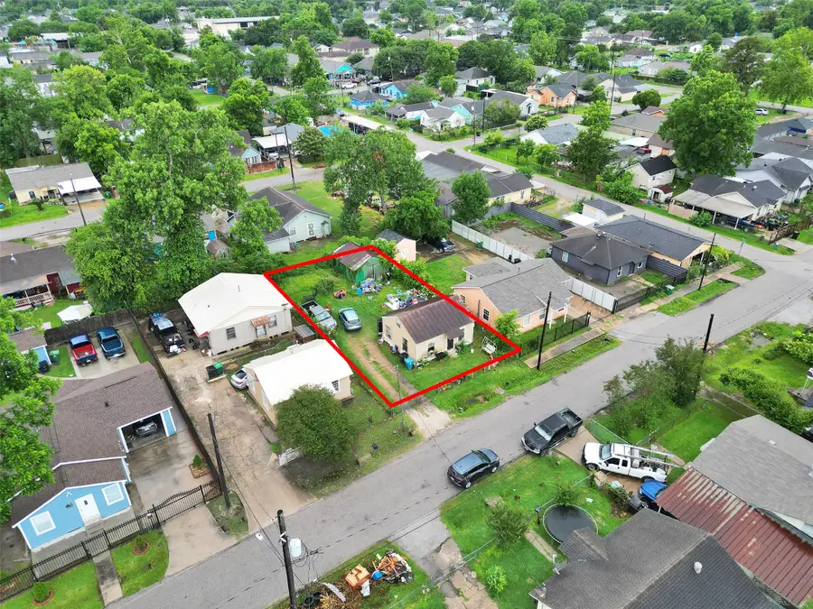 7212 Texarkana Street, Houston, IN 77020 - #2
