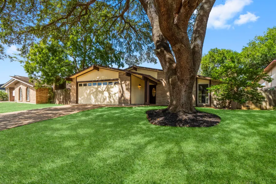 15526 Camino Del Sol Drive, Houston, TX 77083 - Image #2