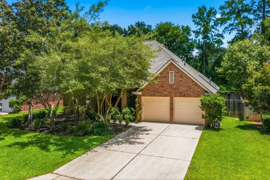 46 E Hobbit Glen Drive, The Woodlands, TX 77384 - #3