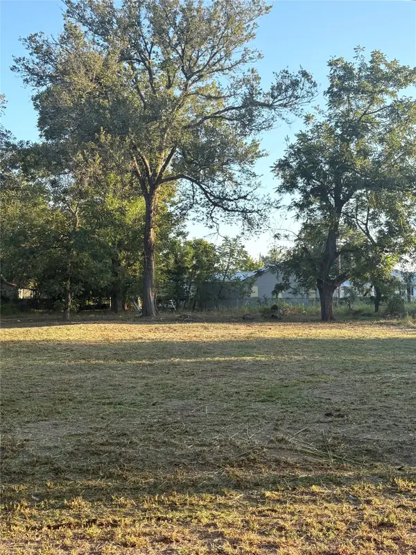 0 Dewees, Columbus, TX 78934