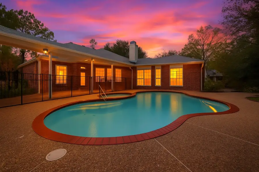 304 Scenic View, Friendswood, TX 77546 - Image #2