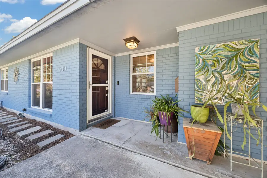 2211 Libbey Drive, Houston, TX 77018 - Image #2