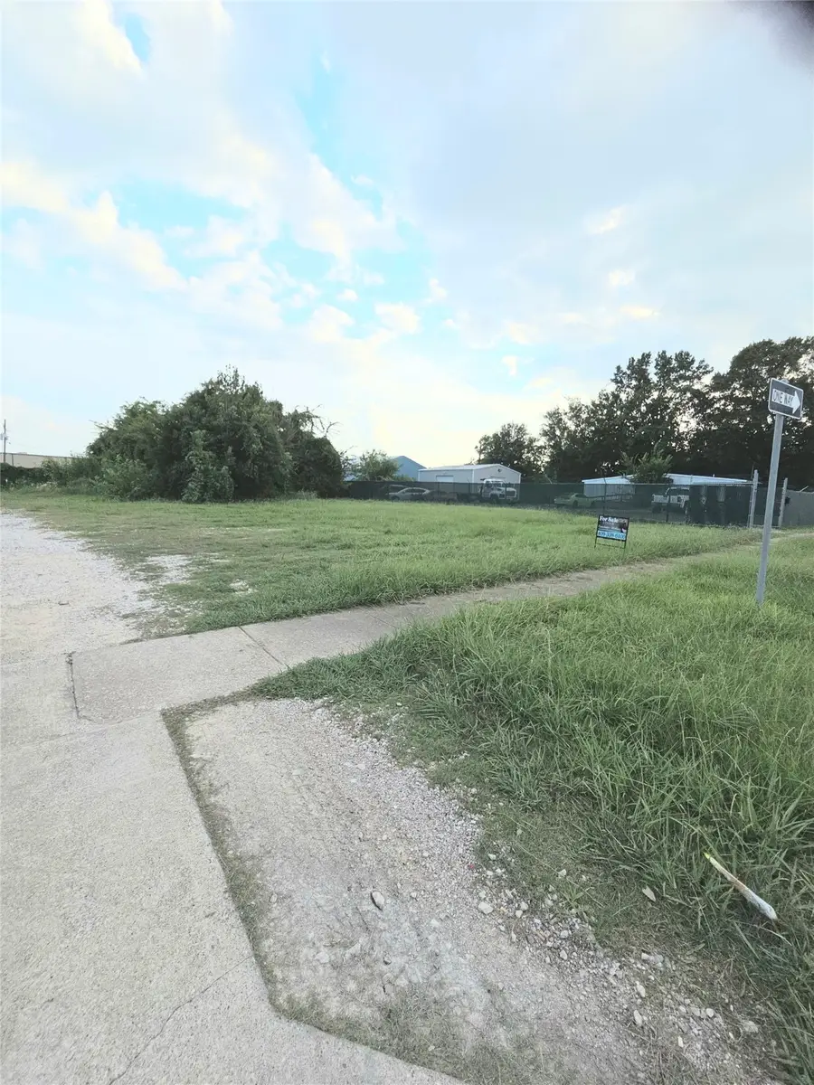 1157 Liberty Street, Beaumont, TX 77701 - Image #2