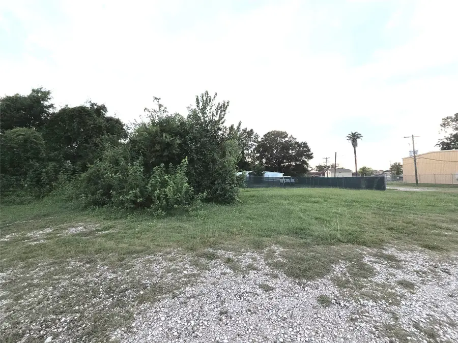 1157 Liberty Street, Beaumont, TX 77701 - Image #3