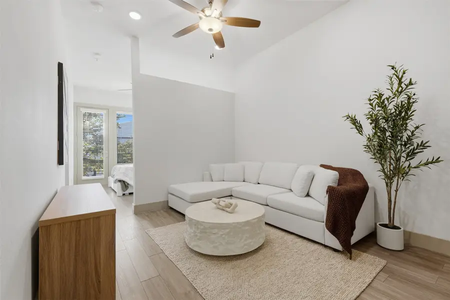 4509 Mount Vernon Street #26, Houston, TX 77006 - Image #2