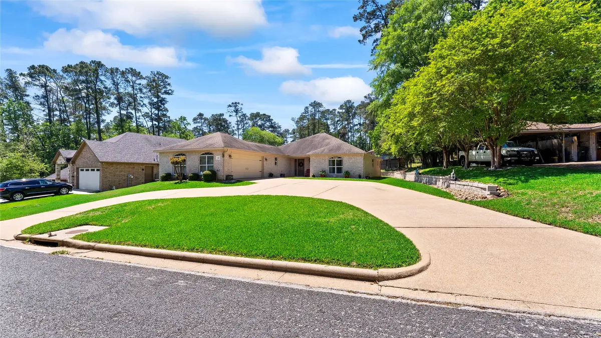 621 Hillcrest Drive, Huntsville, TX 77340 - #1