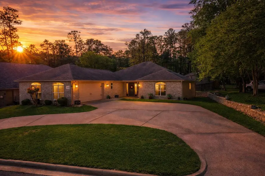 621 Hillcrest Drive, Huntsville, TX 77340 - #2