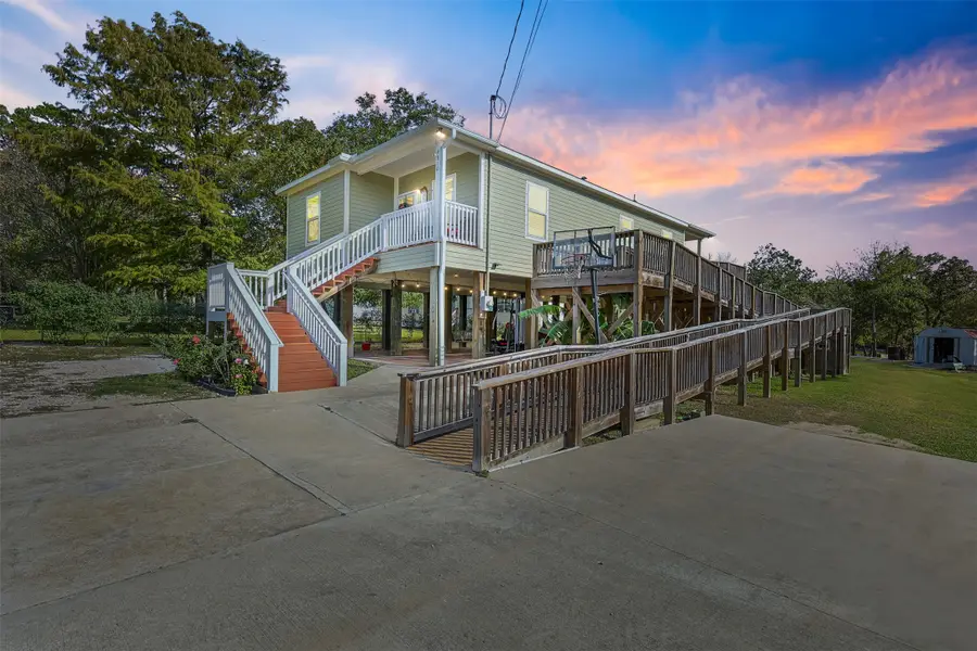 9810 Oak Leaf Drive, Baytown, TX 77521 - #3