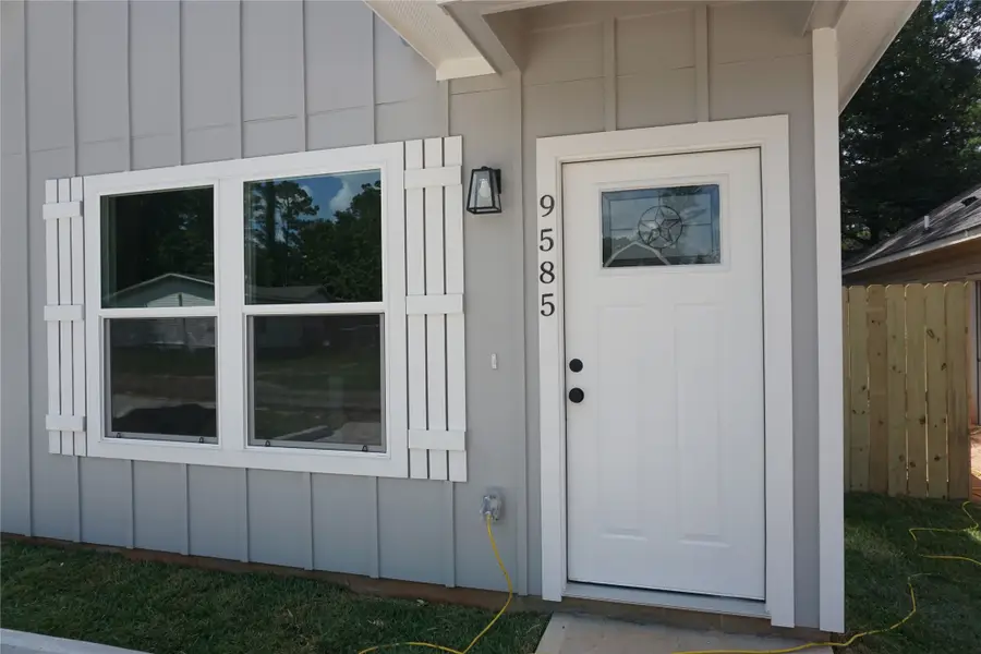 9868 Arbor Oak Street, Willis, TX 77318 - Image #2