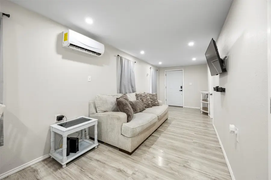 118 N Palmas Street, Weslaco, TX 78596 - Image #3