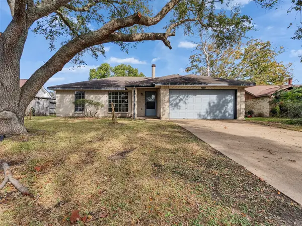 455 Capehill Drive, Houston, TX 77598