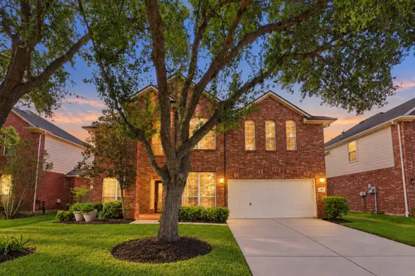11404 Summit Bay Drive, Pearland, TX 77584