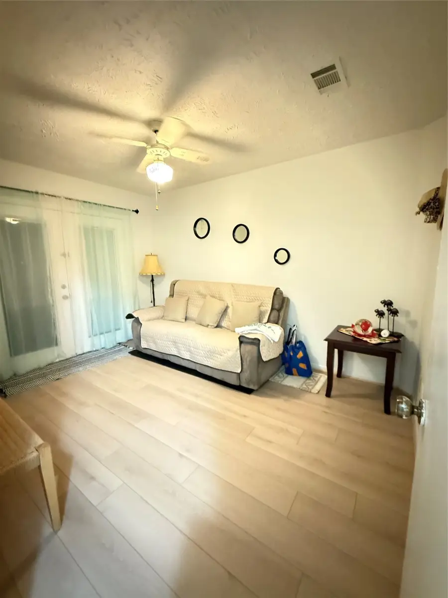 1303 Sterling Green Court, Houston, TX 77015 - Image #3