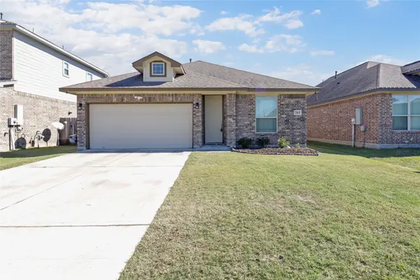 765 Rosewood Lane, Angleton, TX 77515