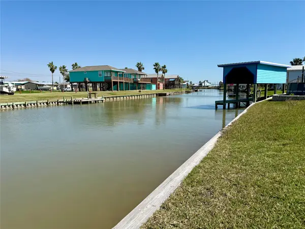 191 Dolphin Way County Road 204 Way, Sargent, TX 77414