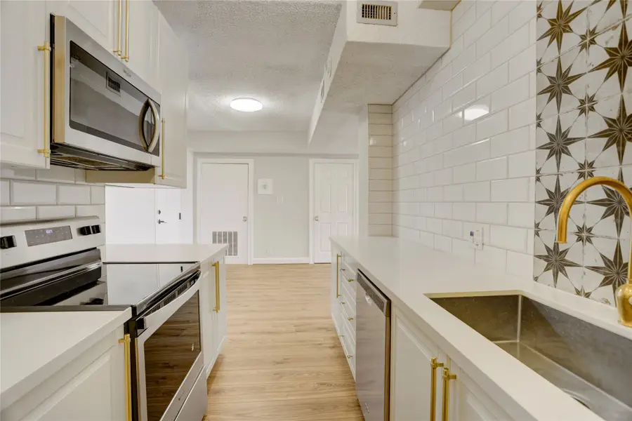 1400 Hermann Drive #15D, Houston, TX 77004 - #3