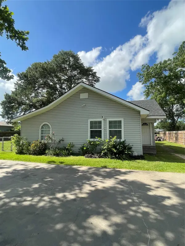 1006 South Street, El Campo, TX 77437