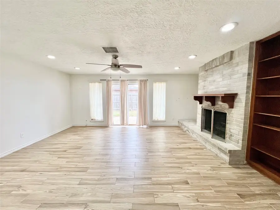 1708 Crestwood Court, Texas City, TX 77591 - Image #2