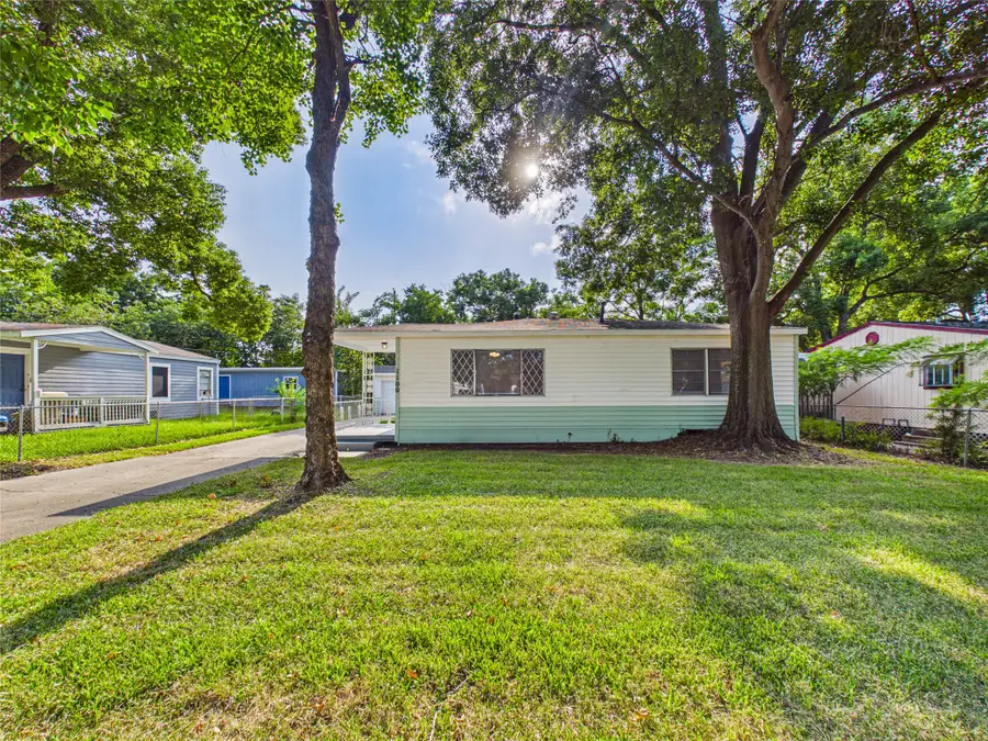 1100 12th Street N, Texas City, TX 77590 - #2
