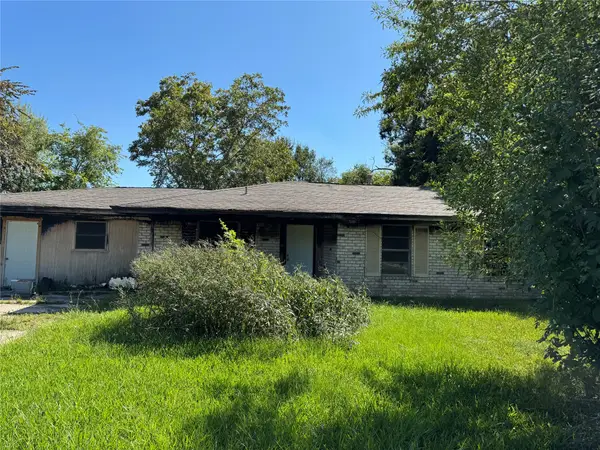 206 Sunset Heights Avenue, Dayton, TX 77535