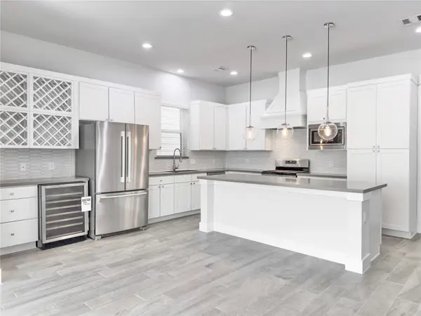 1602 Westside Gardens Lane, Houston, TX 77055