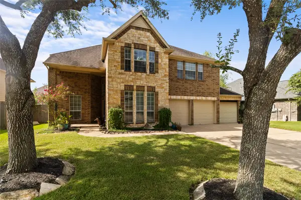 1740 N Meridian Greens Drive, Dickinson, TX 77539