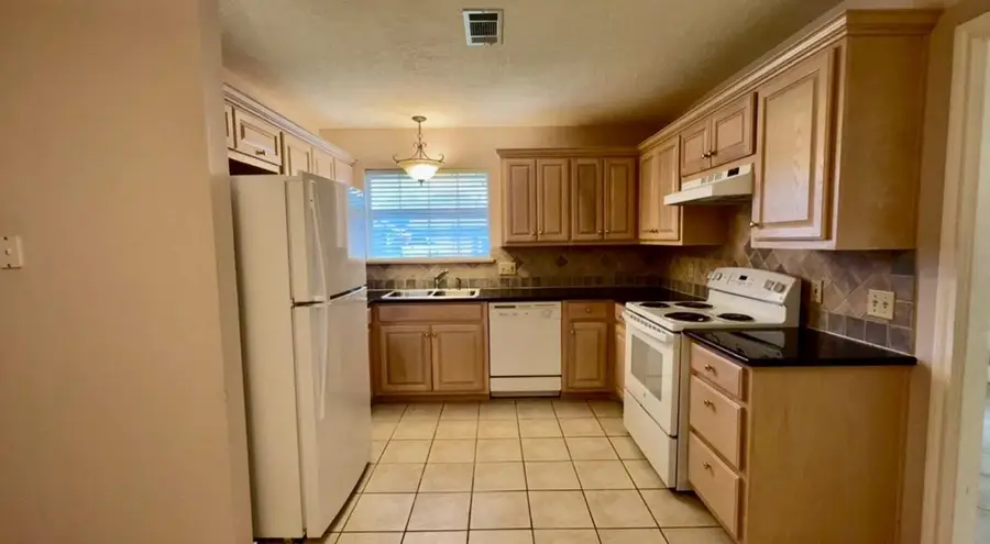 4665 Glen Oaks Circle, Beaumont, TX 77708 - #2