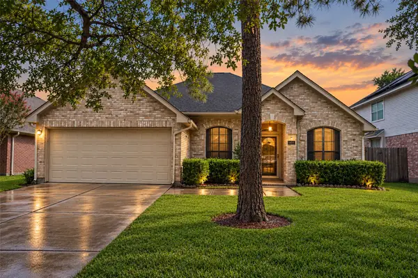 14015 Crown Glen Court, Houston, TX 77062