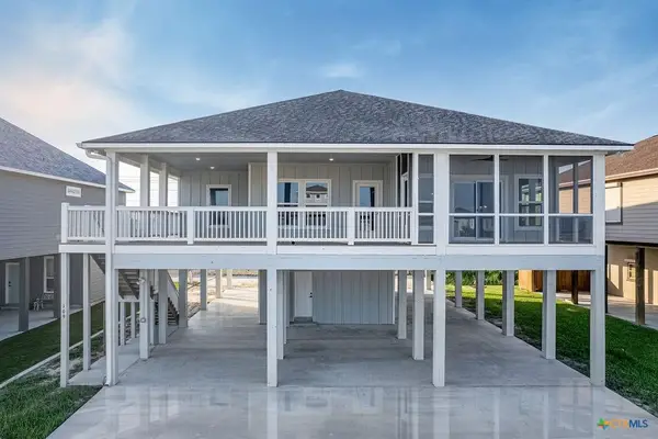 109 Whooping Crane Street, Port O Connor, TX 77982