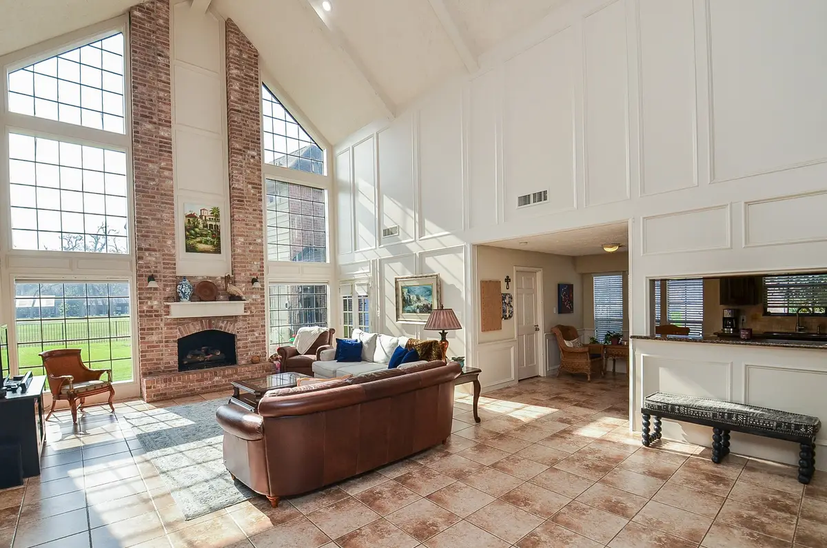 2842 W Pebble Beach Drive, Missouri City, TX 77459 - Image #1