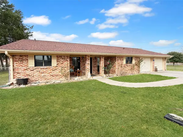 130 Elm Street, Flatonia, TX 78941