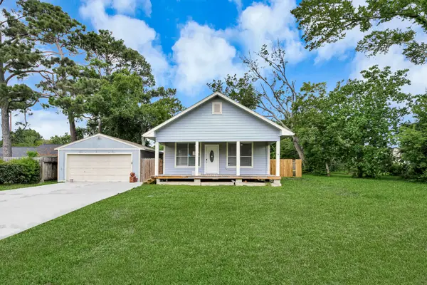 114 N Holmes Street, La Porte, TX 77571