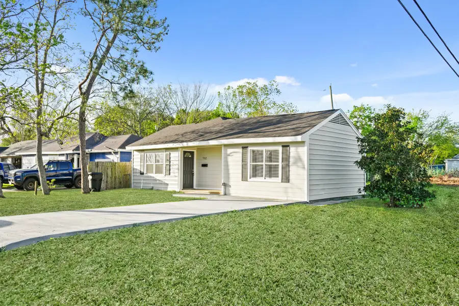 702 S Nugent Street, La Porte, TX 77571 - #2