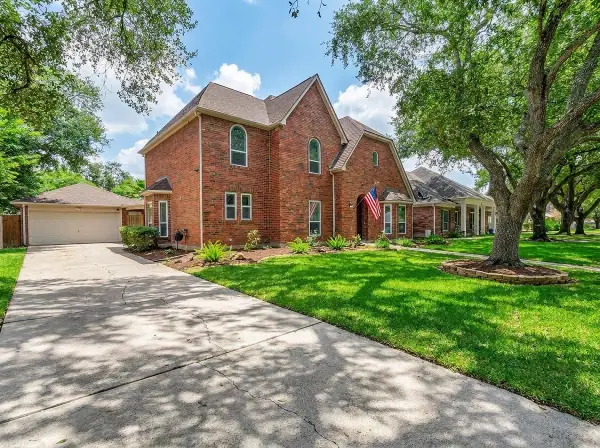 714 Crestwood Drive, El Lago, TX 77586