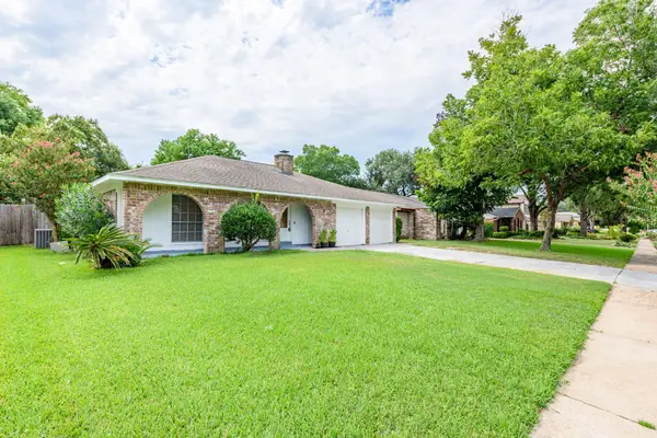 8819 Stone Brook Lane, Houston, TX 77040
