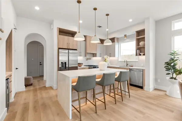 214 E 32nd Street #A, Houston, TX 77018