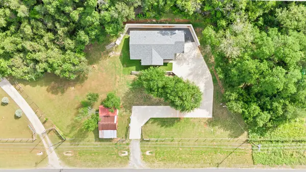 564 Highway 71 W, Smithville, TX 78957