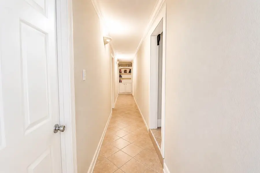 315 S Johnson Street, Alvin, TX 77511 - #2