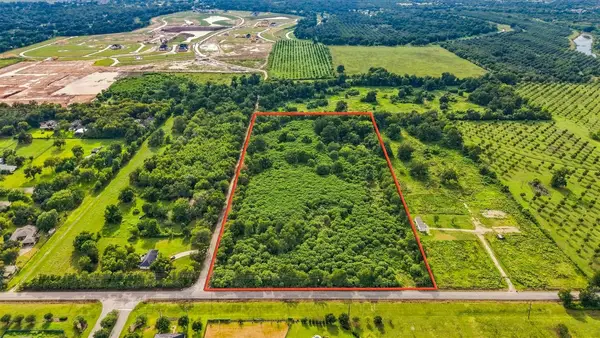 3901 Holmes Road, Richmond, TX 77406