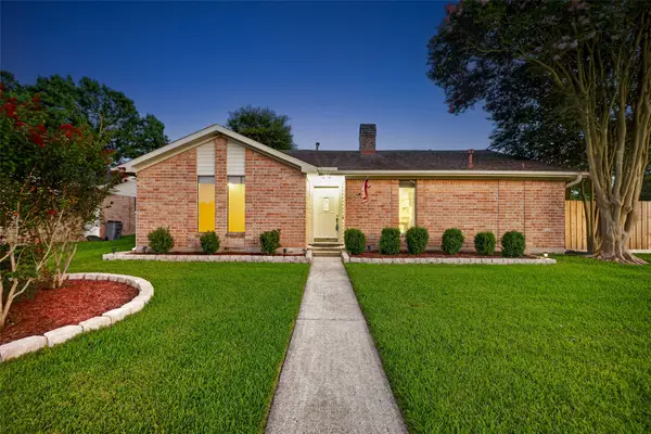 9902 Sageaspen Lane, Houston, TX 77089