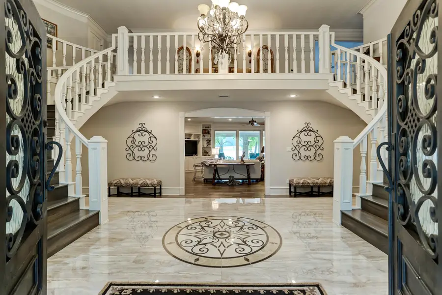 14 Shorelake Drive, Kingwood, TX 77339 - #2