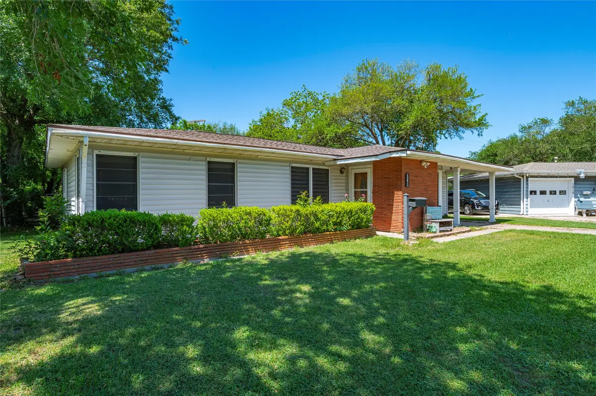1216 15th Avenue N, Texas City, TX 77590 - #1