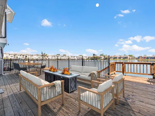 2110 Lakeshore Edge Drive, Houston, TX 77080