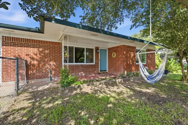 1918 51st Street, Galveston, TX 77551